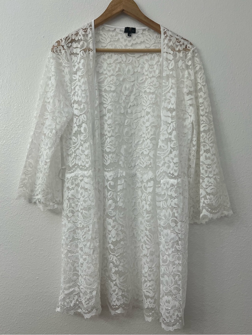 Cosabella White Floral Lace Kimono Robe